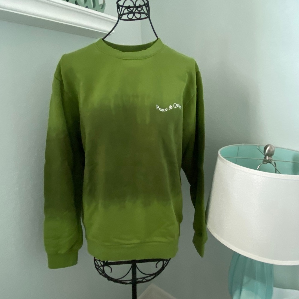 NWOT Museum of Peace and Quiet Green Ombré Sweatshirt Unisex Sz M